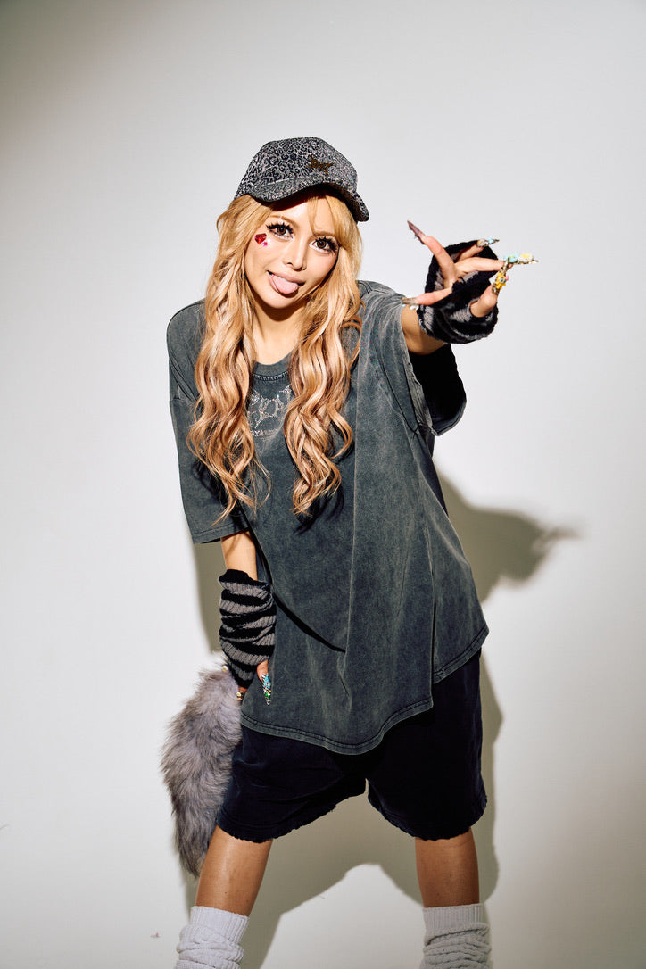 🦋鬼ギラギラユニセックスTシャツ🦋（男女兼用）