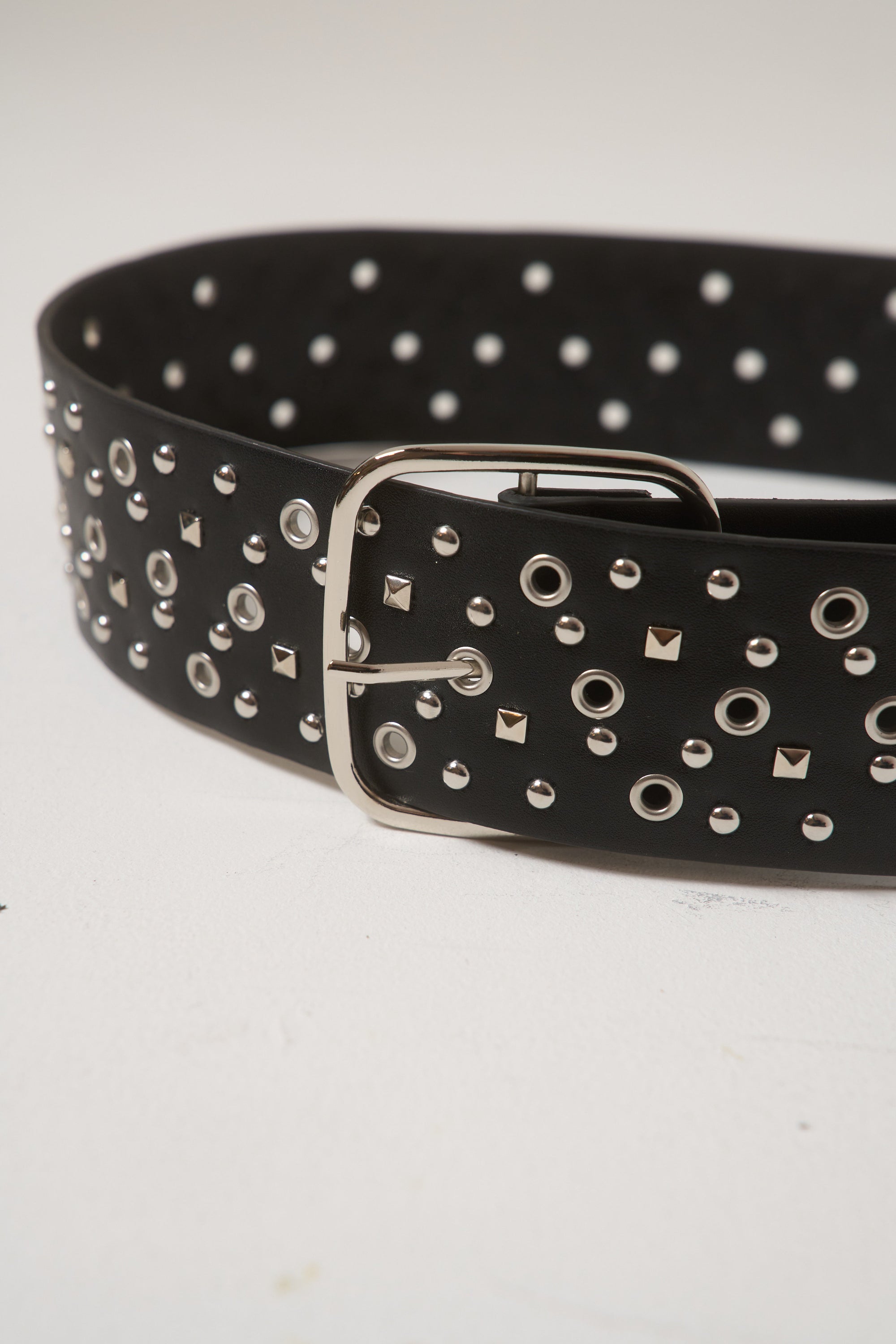 🦋シルバースタッズぶちアゲギャルベルト🦋