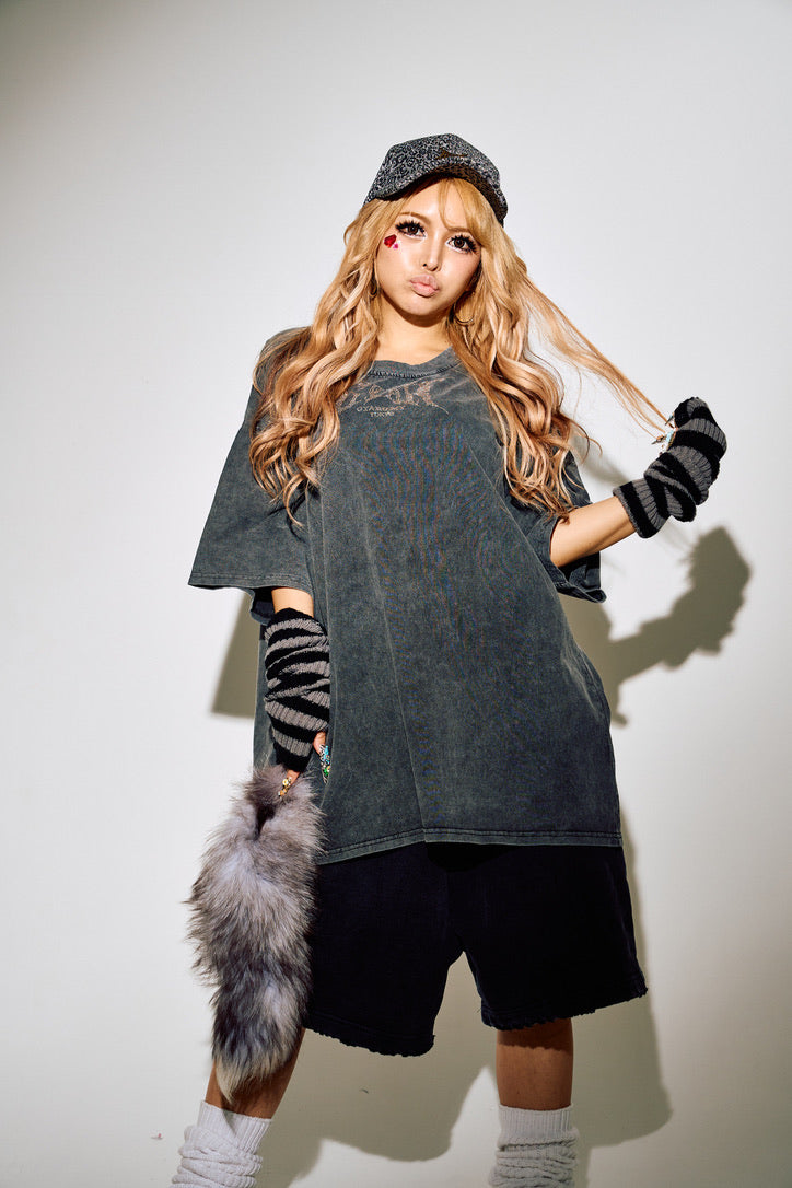 🦋鬼ギラギラユニセックスTシャツ🦋（男女兼用）